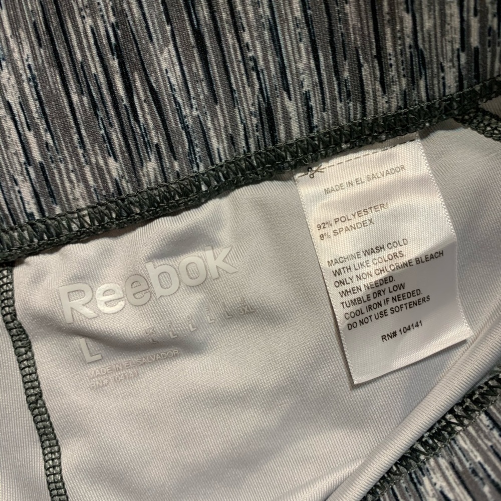 2 Reebok shorts size L - Picture 2 of 6